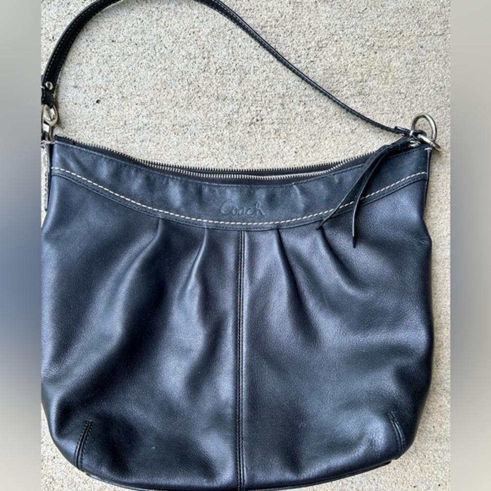 Vtg coach soho f13764 black leather‎ pleated shoulder bag contrast stitch